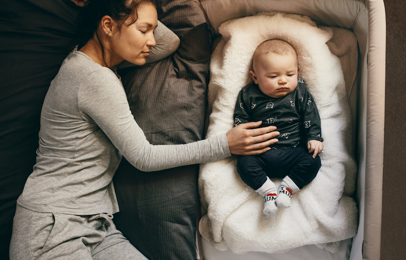 article cododo Le cododo, une autre manière d'accompagner le sommeil de bébé